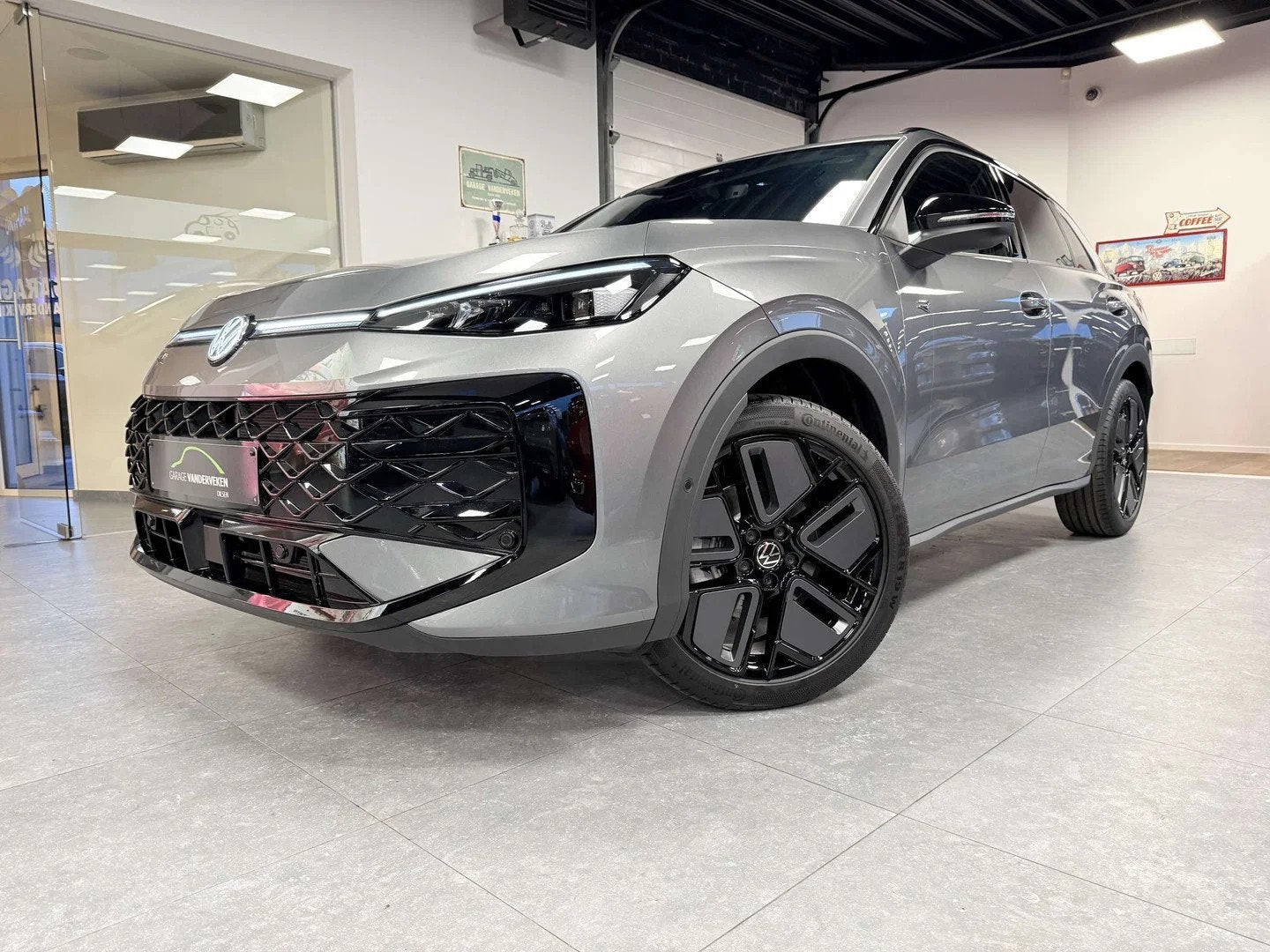 Volkswagen T-Roc T-Roc 1.5 TSI R-Line DSG NEW * black pack *, Auto's, Volkswagen, Automaat, 1498 cc, 4 cilinders, 150 pk