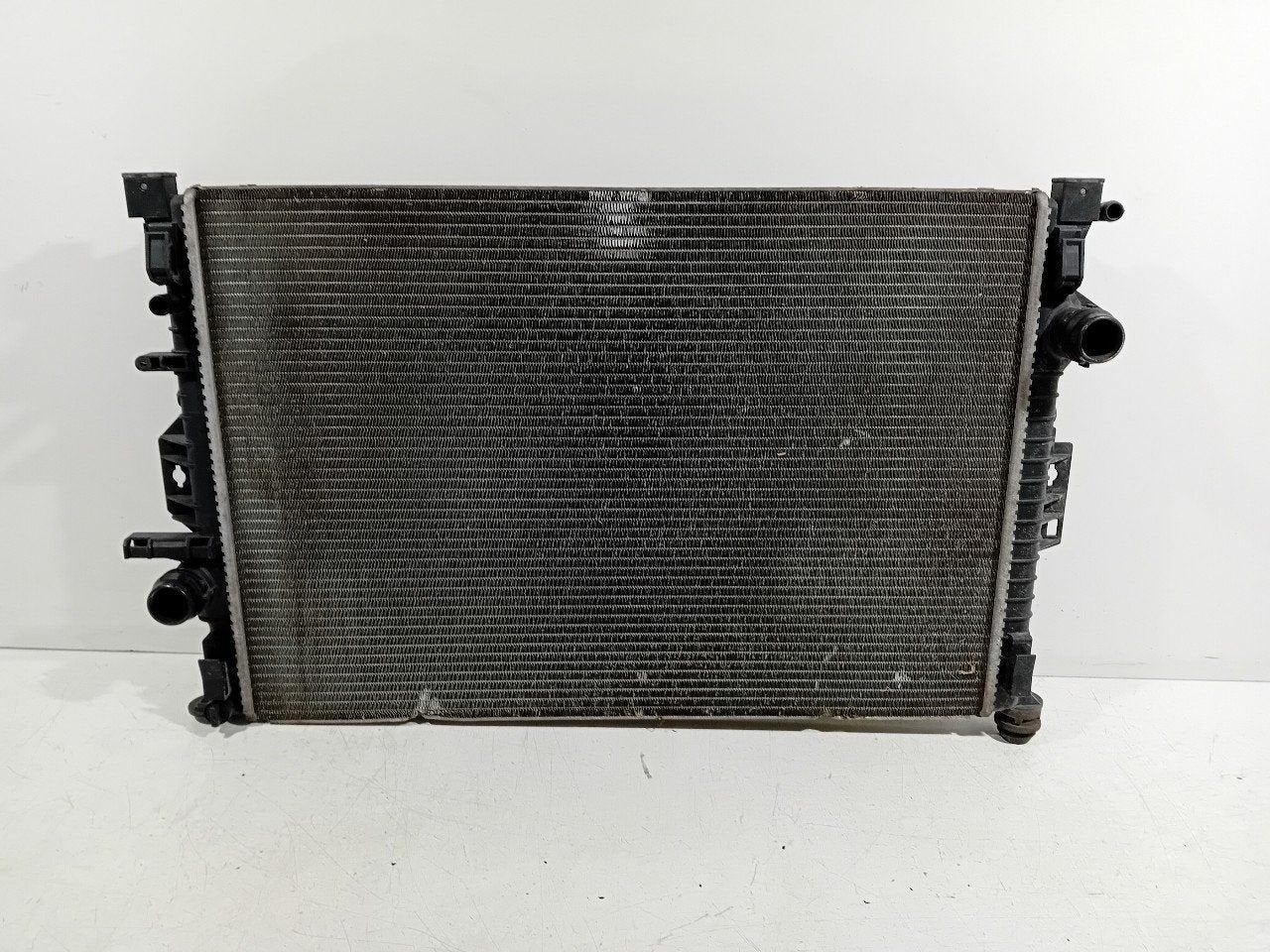 Radiateur Land Rover Evoque, Auto-onderdelen, Onderdelen@venauto.nl, Van der Ven Autorecycling B.V., Ettenseweg 76, 4706 PB Roosendaal, The Netherlands