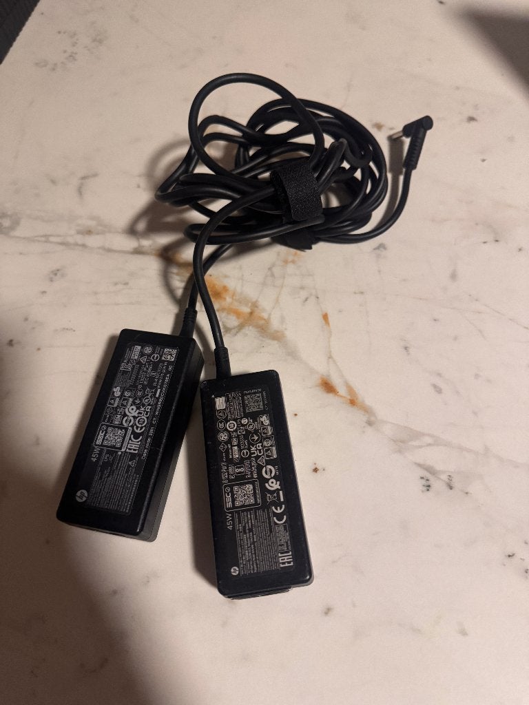 2 x HP 45W originele laptop oplader blauwe pin, Ophalen of Verzenden, Zo goed als nieuw, HP (hewlett packard)