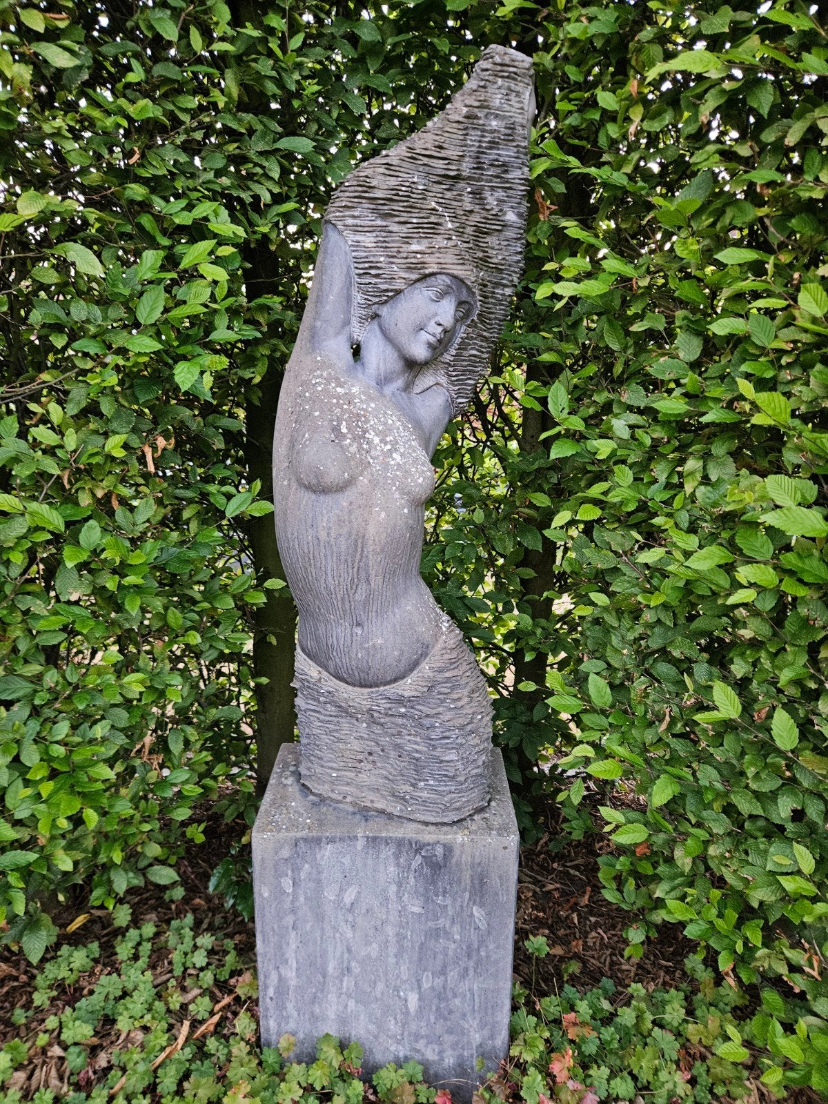 Tuinbeeld vrouw, Tuin en Terras, Ophalen, Gebruikt, Steen, Mensenbeeld