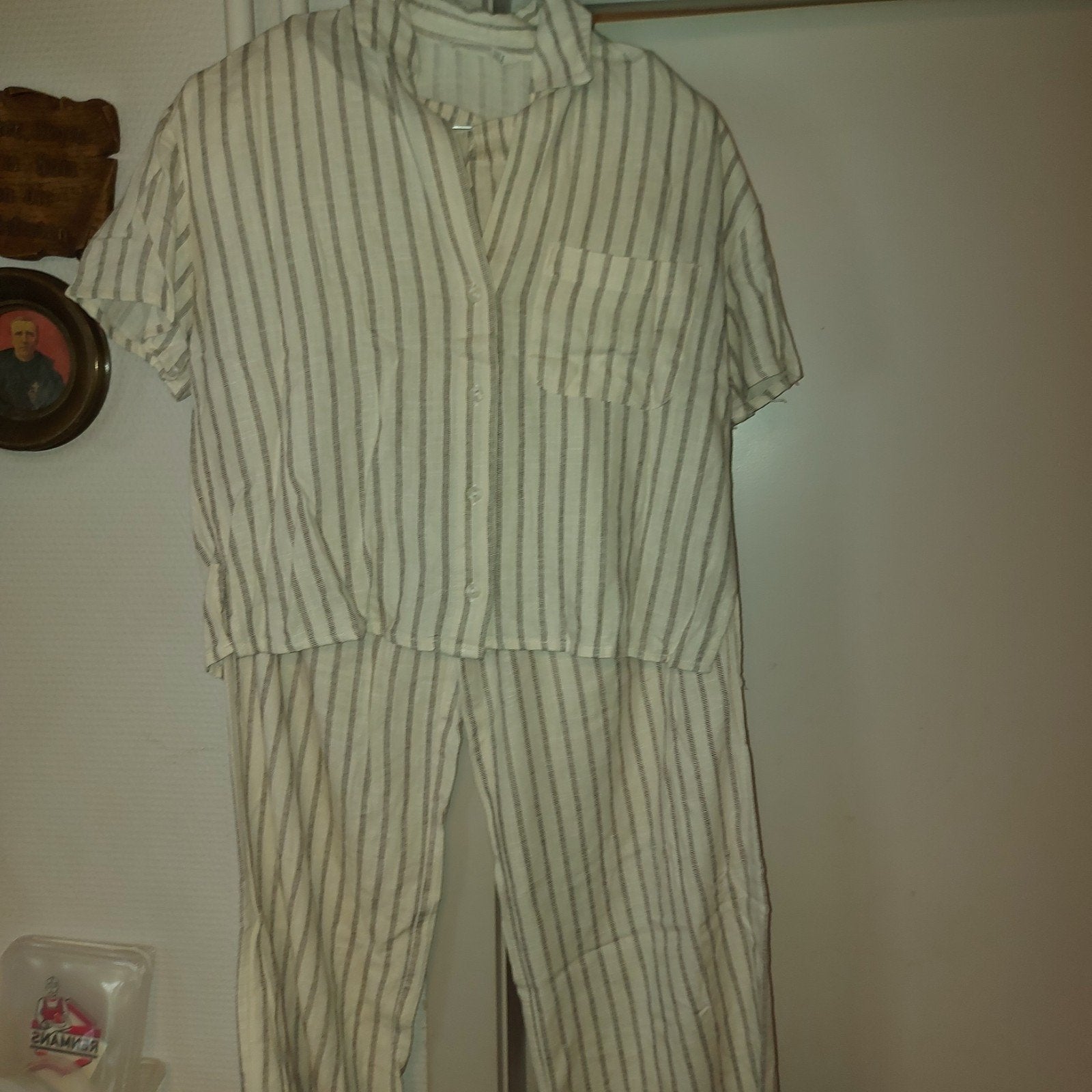 Broek met blousje, Ophalen