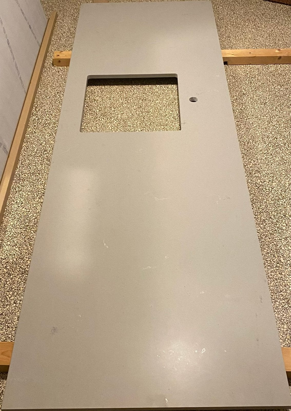 Plan de travail en composite gris avec évier, Enlèvement, Comme neuf, Gris