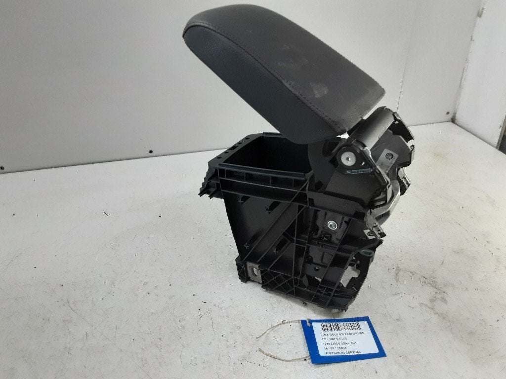 CONSOLE CENTRALE Volkswagen Golf VII (AUA) (01-2012/03-2021), Volkswagen, Mevr. I. Hauben, Utilisé, Rue de l'Espoir 34 34
4030  GRIVEGNÉE, BE