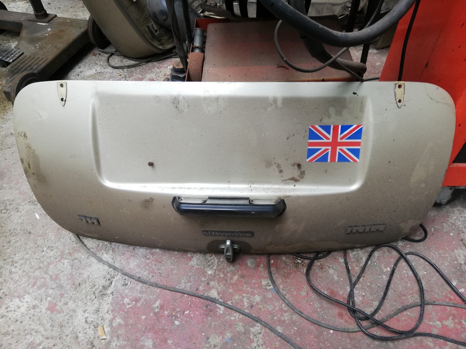 Lot onderdelen voor Mini Morris/Cooper goudkleurig., Ophalen, Rechts, Mini, Motorkap