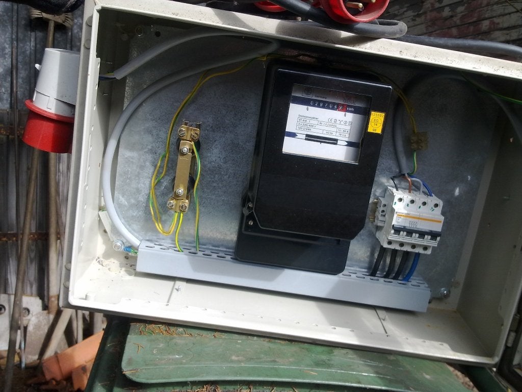 Armoire avec compteur - interrupteur et disjoncteur de terre, Enlèvement ou Envoi, Utilisé, Interrupteur