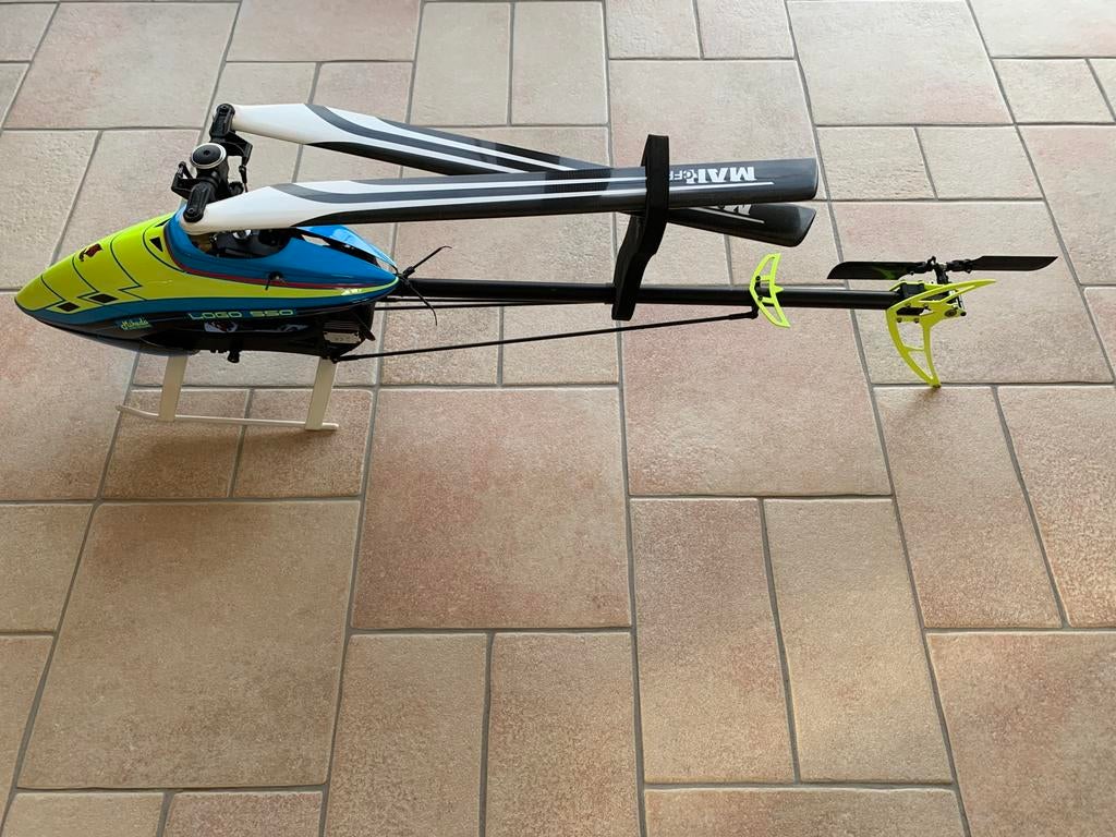 550 Bekijk het logo, Hobby en Vrije tijd, Ophalen, Zo goed als nieuw, Elektro, Helikopter