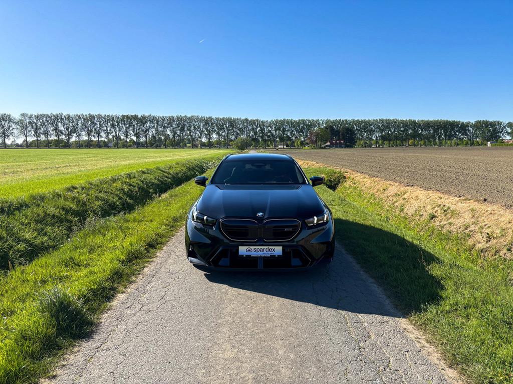 BMW M5 Touring | Leasing (bj 2025, automaat), Auto's, Automaat, Euro 6, Zwart, Leder
