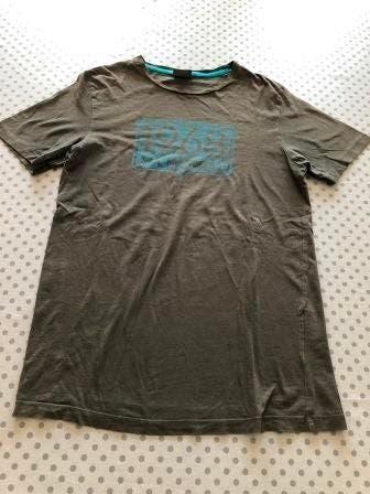 Bruin T-shirt Esprit S, Kleding | Heren, T-shirts, Bruin, Ophalen of Verzenden, Esprit, Gedragen