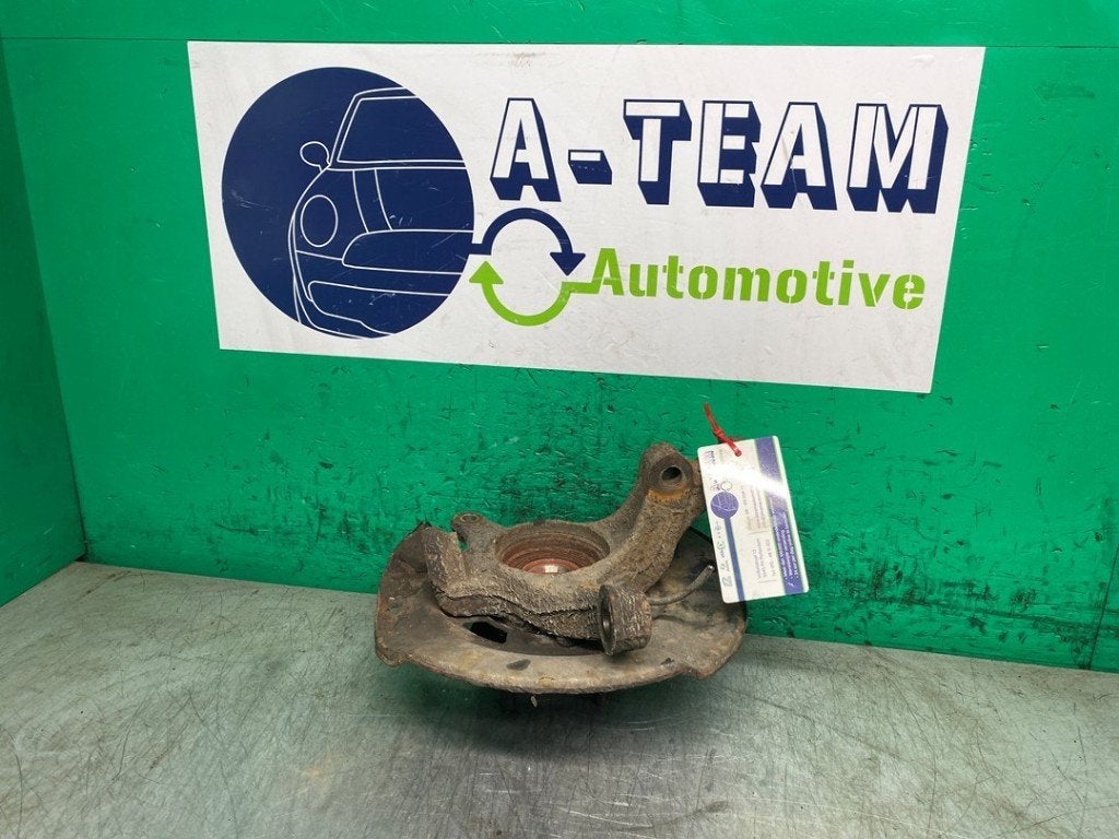 FUSEE AVANT DROITE Toyota Yaris II (P9) (01-2005/12-2014), Kundenbetreuung@toyota.de, Toyota, Utilisé, Toyota-Allee 2
50858  Köln, DE