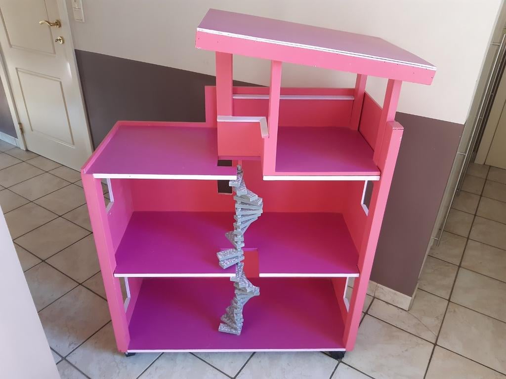 Houten poppenhuis, Ophalen