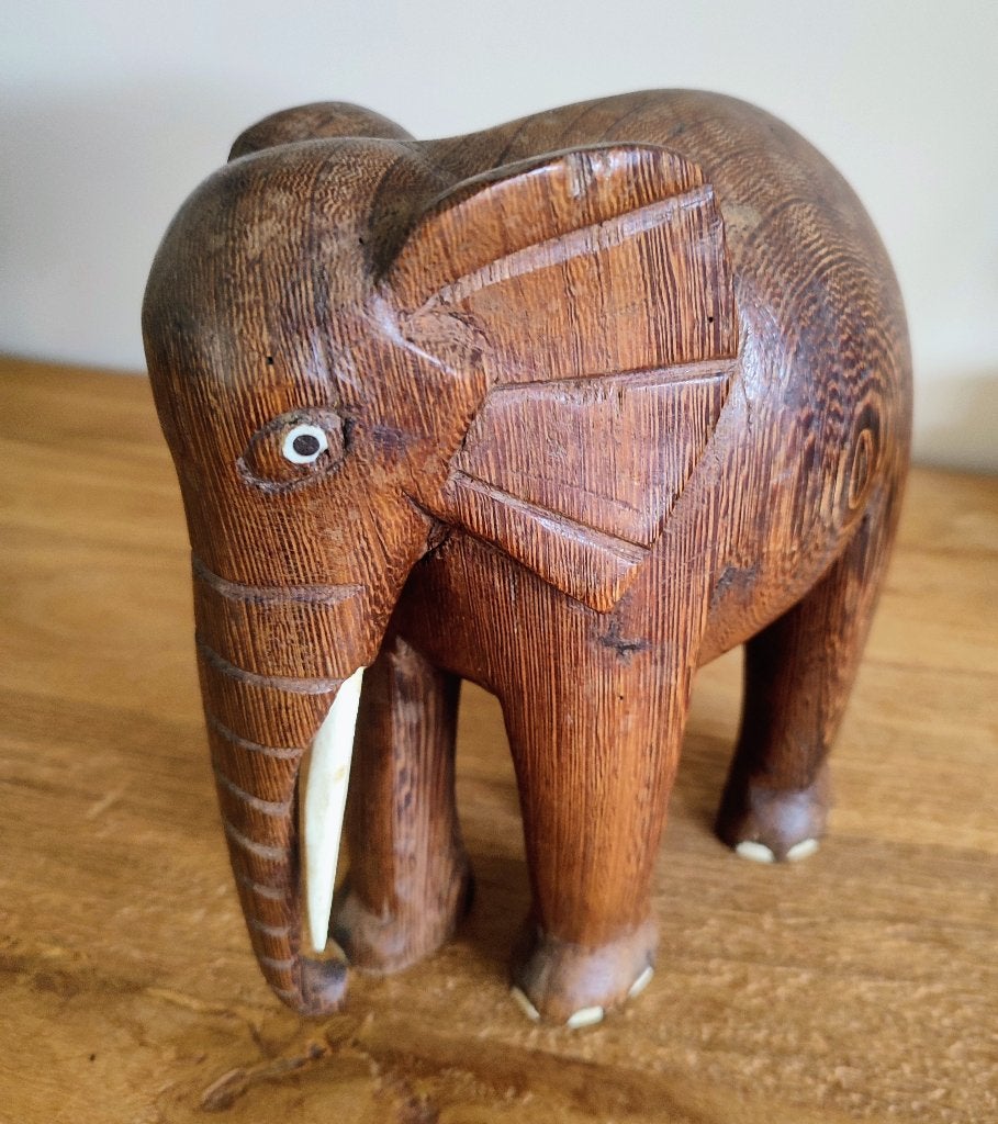 Asie: superbe éléphant, sculpté main. Mid Century, Antiquités & Art, Art | Art non-occidental, Sculpture sur bois, Indonésie, Bois
