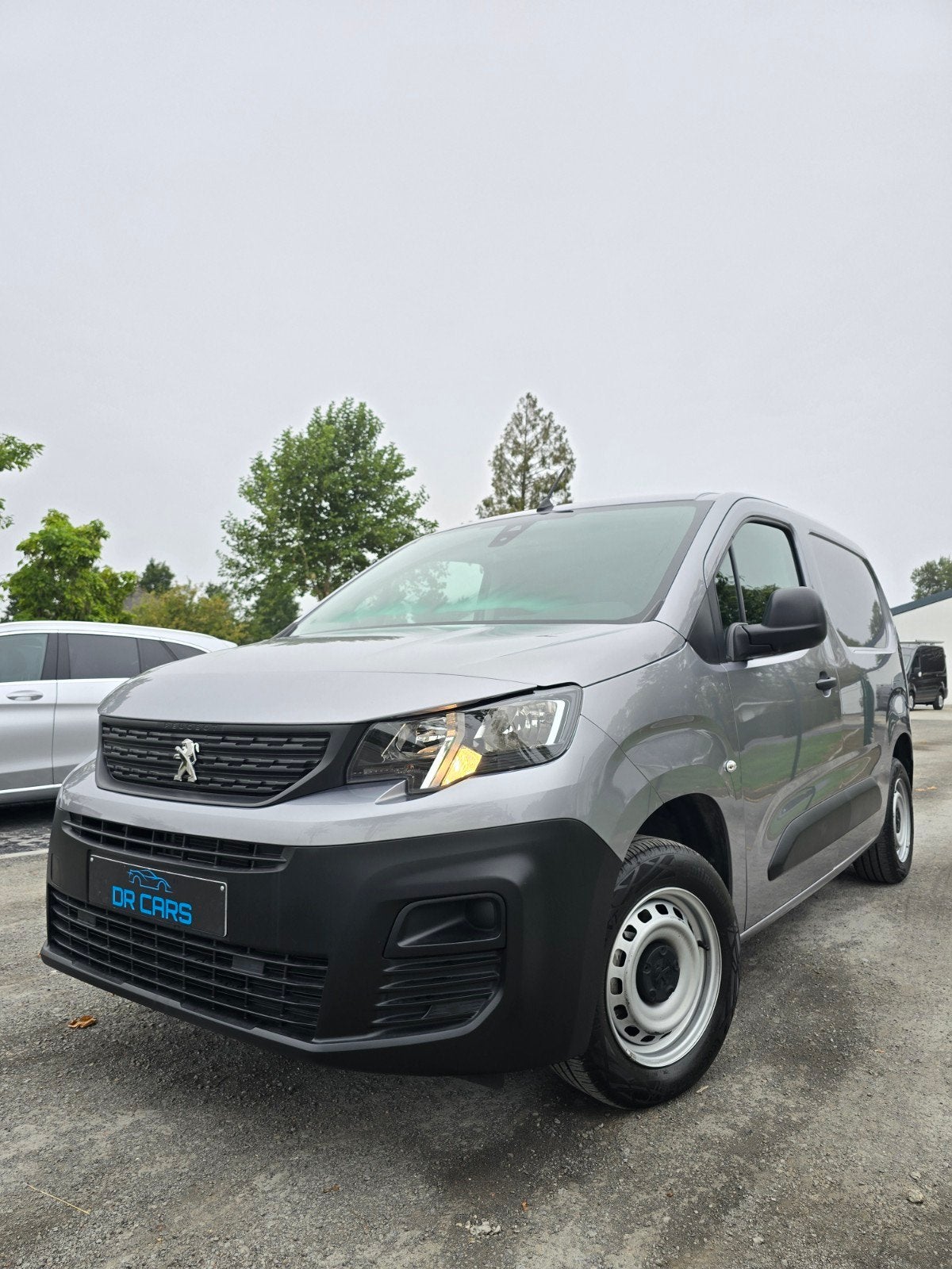 Peugeot Partner Premium 3zit Lichtevracht//Slechts 14750km!!, Voorwielaandrijving, Stof, Euro 6, Bedrijf
