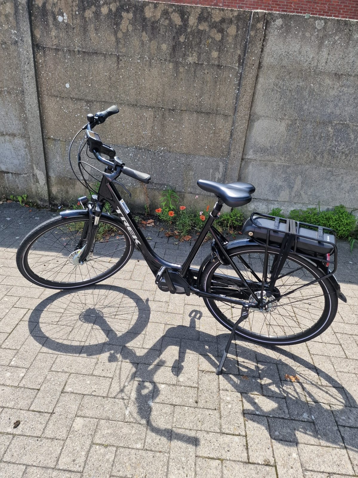Elektrische fiets TREK in zeer goeie staat bosch middenmotor, Fietsen en Brommers, Ophalen, Zo goed als nieuw