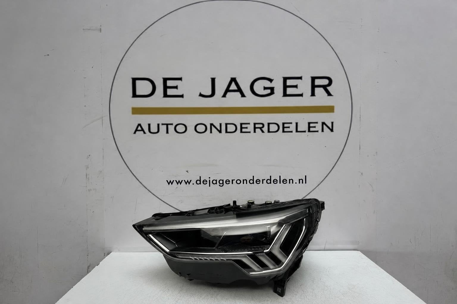 Audi Q3 F3 Full LED koplamp links 83A941033, Autos : Pièces & Accessoires, AUDI AG, Auto-Union-Strasse 1
85045  Ingolstadt, DE