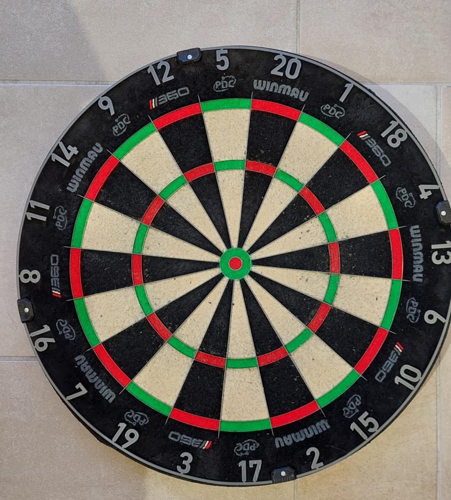 Winmau Blade 360 Triple Core Technology - Prof.dartbord., Sport en Fitness, Darts, Ophalen of Verzenden, Zo goed als nieuw, Dartbord