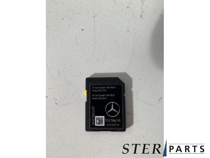 Navigation carte SD d'un Mercedes E-Klasse, Autos : Pièces & Accessoires, Électronique & Câbles, Mercedes-Benz, Neuf, 12 mois de garantie
