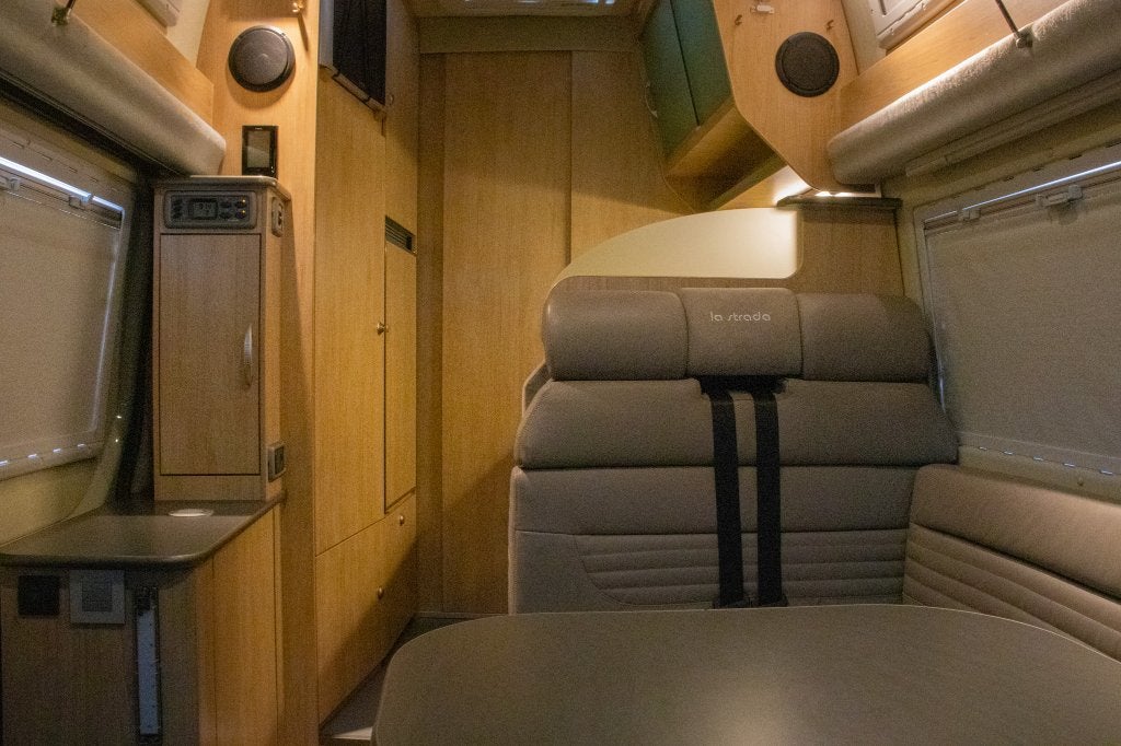 La Strada Regent L Mercedes-Benz Sprinter 3.0d V6 4X4 L2H3, Caméra de recul, Koelkast, Tot en met 2, Bedrijf