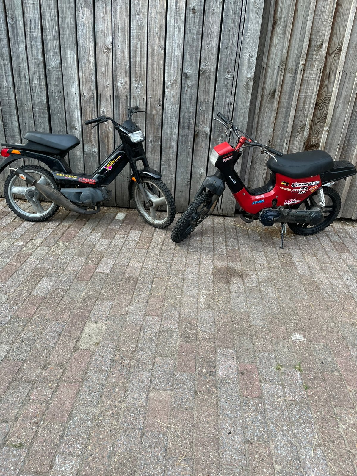 Ik koop allerlei defecte brommers en scooters, Ophalen, Zo goed als nieuw