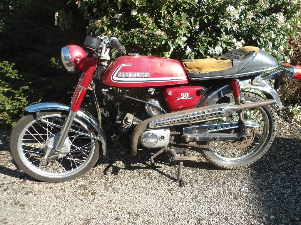 Suzuki ac50 : verder af te werken, Fietsen en Brommers, Brommers | Oldtimers, 49 cc, Klasse B (45 km/u), Ophalen, Overige merken