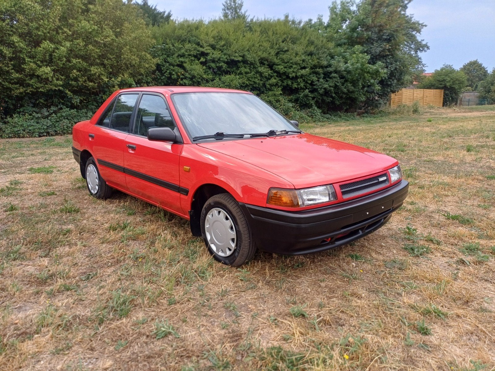 Mazda 323 oldtimer topstaat 41.500km, Auto's, Mazda, Bedrijf, Te koop, Benzine