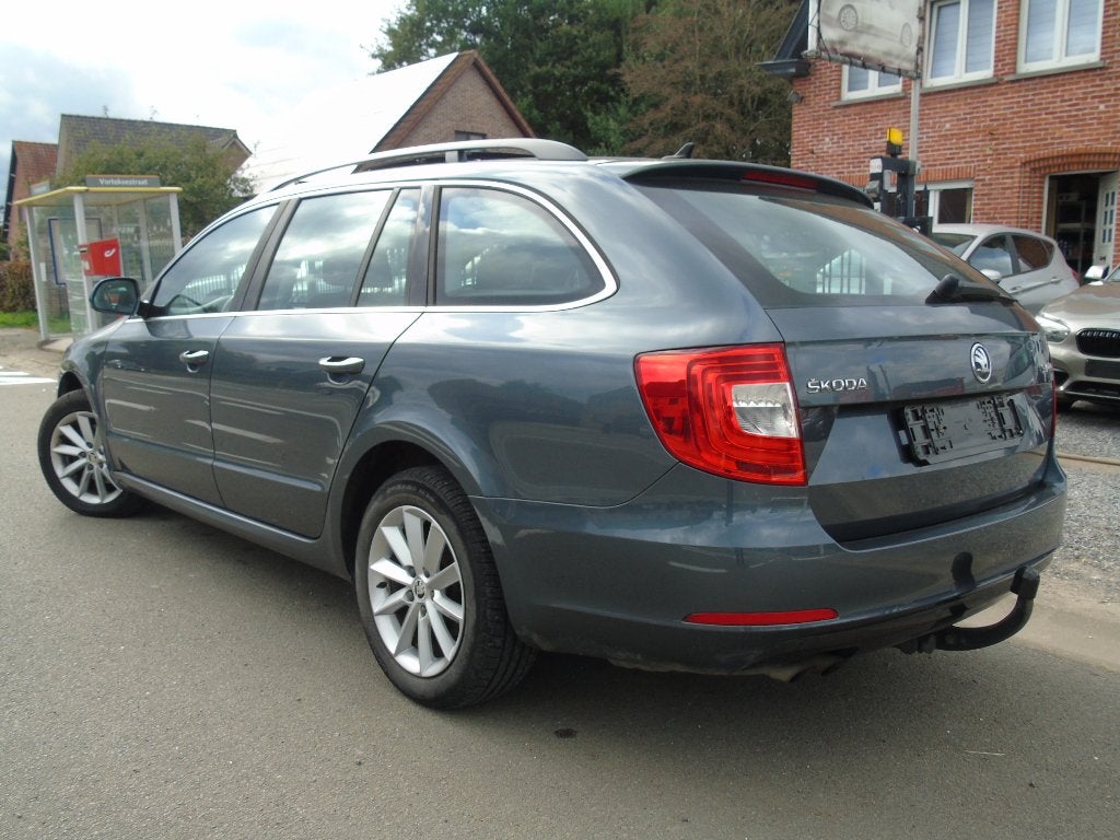 Skoda Superb Sw 1.6 TDI *05/2014 *Ohboekje *Panodak *Airco, Auto's, Voorwielaandrijving, Euro 5, Stof, Zwart