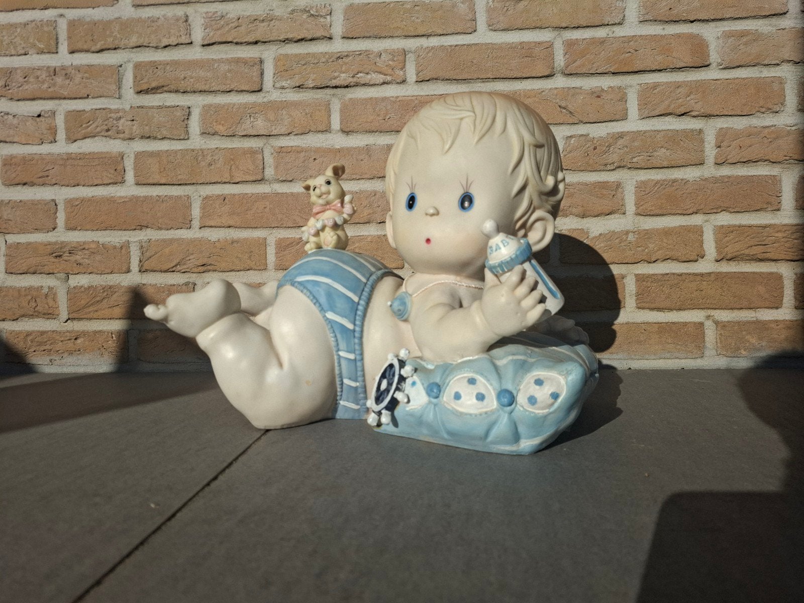 Statue pour bébé, Enlèvement