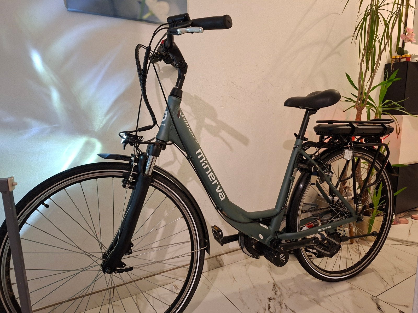 velo electrique  minerva, Vélos & Vélomoteurs, Enlèvement, Comme neuf, Autres marques