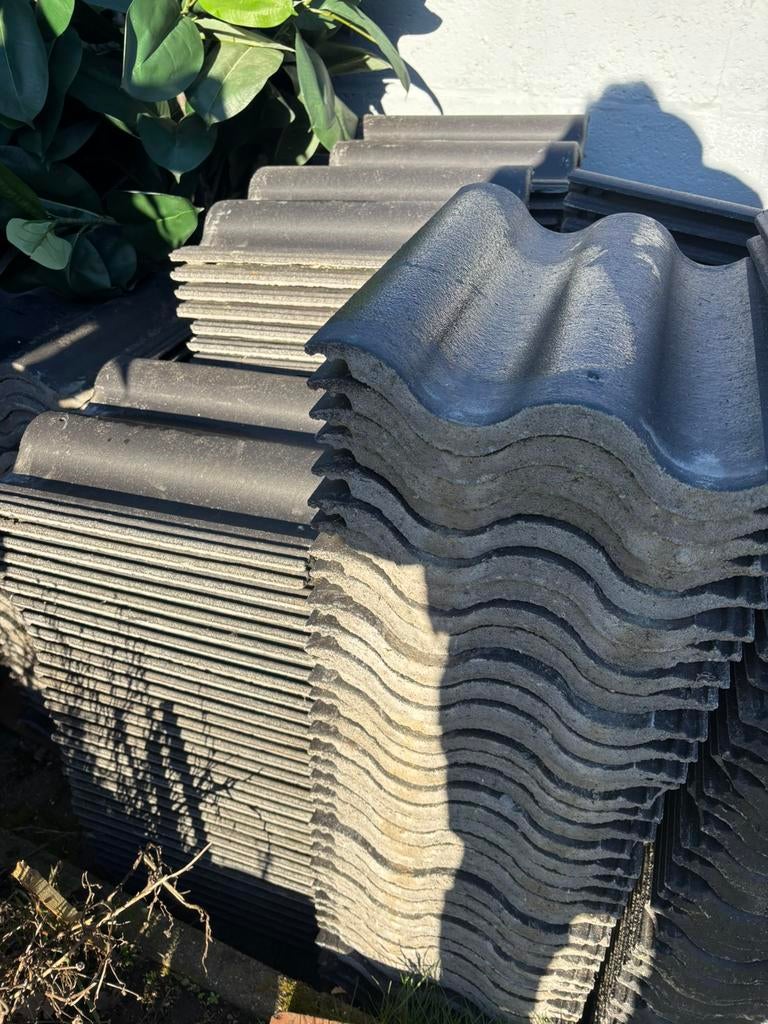 Beton dakpannen, Ophalen of Verzenden, Zo goed als nieuw, Dakpannen