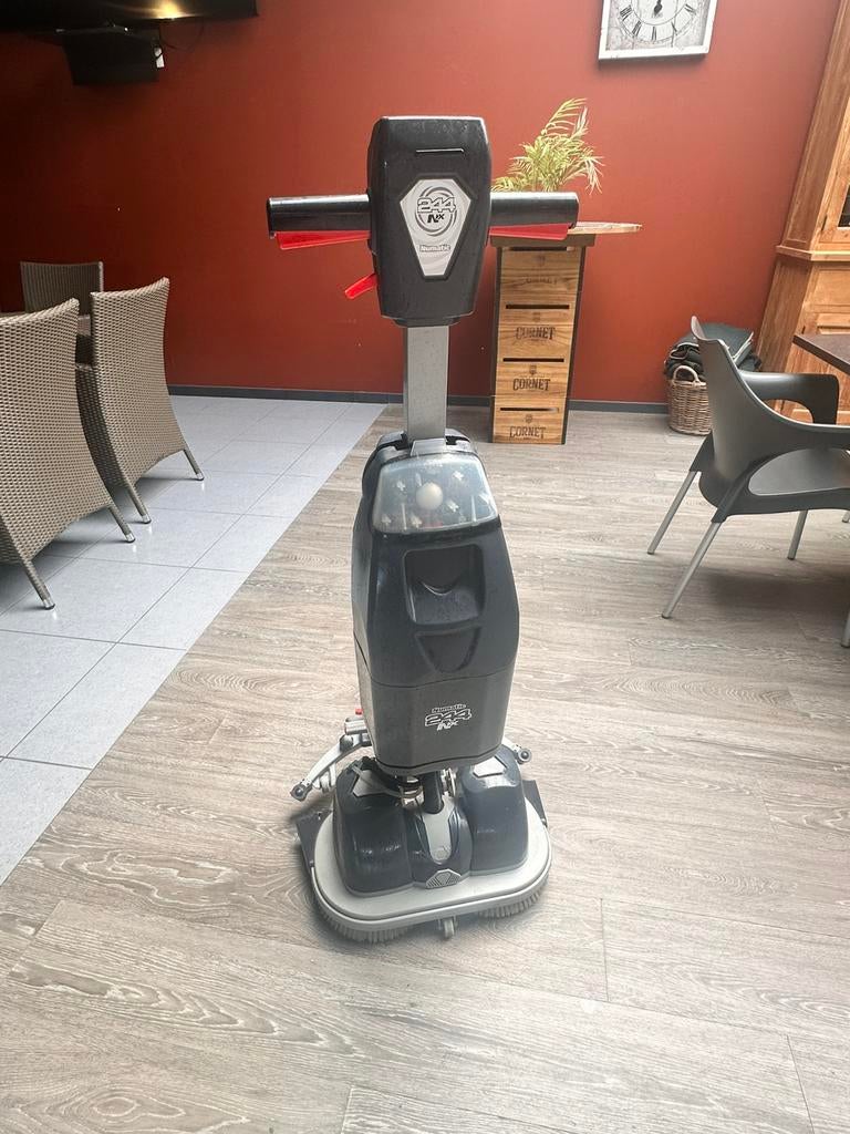 Numatic 244 NX | Compact Schrob/zuigmachine, Enlèvement