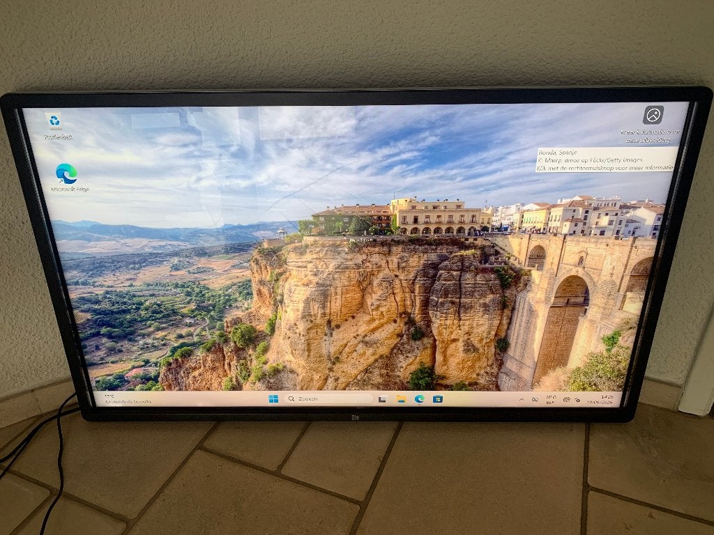 Thinkcentre + Touchscreen 55", Informatique & Logiciels, Enlèvement ou Envoi, Avec carte vidéo, 8 GB, 3 à 4 Ghz