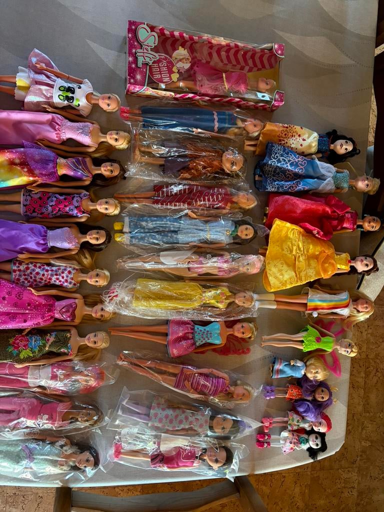 Barbie poppen, Enlèvement, Comme neuf, Barbie