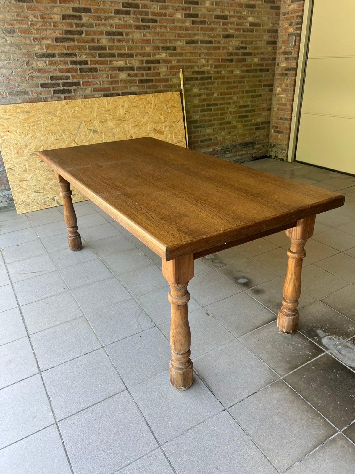 Table en chêne + 6 chaises gratuites à Lubbeek, Maison & Meubles, Tables | Tables à manger, Cinq personnes ou plus, Enlèvement