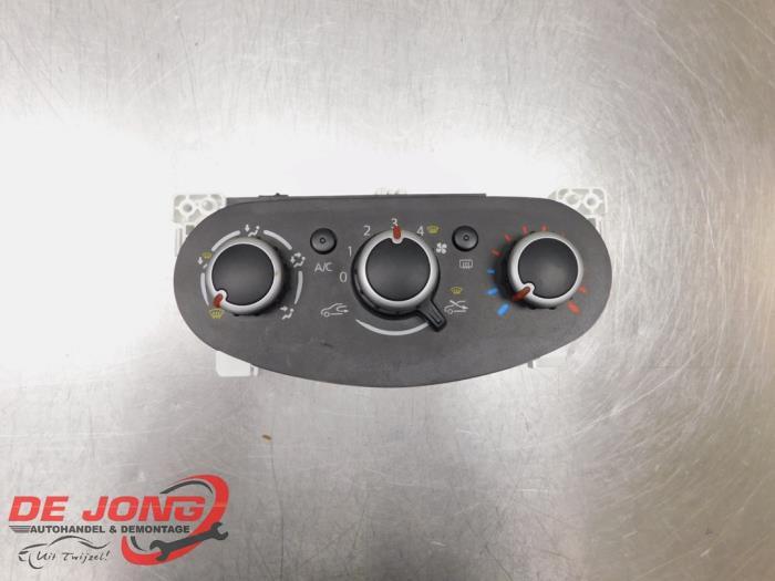Panneau de commandes chauffage d'un Renault Twingo, Renault, -, 3 mois de garantie, Utilisé