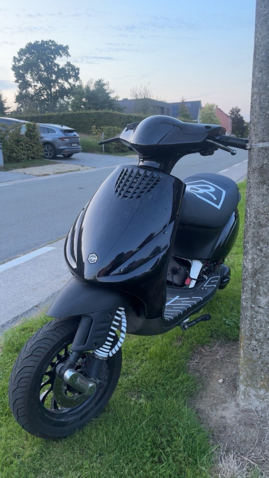 Titel: Piaggio Zip 50cc A-klasse – Veel nieuwe onderdelen, Fietsen en Brommers, Ophalen, Zo goed als nieuw, Zip