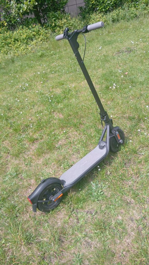Segway ninebot F2, Fietsen en Brommers, Steps, Zo goed als nieuw, Elektrische step (E-scooter), Ophalen