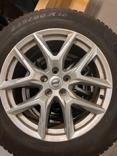 Volvo XC60 set  4 Pirelli Scorpion winterbanden 18” velgen, Ophalen, 18 inch, Gebruikt, Banden en Velgen