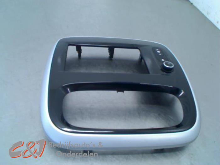 Cadre radio d'un Renault Trafic, Renault, -, 3 mois de garantie, Utilisé