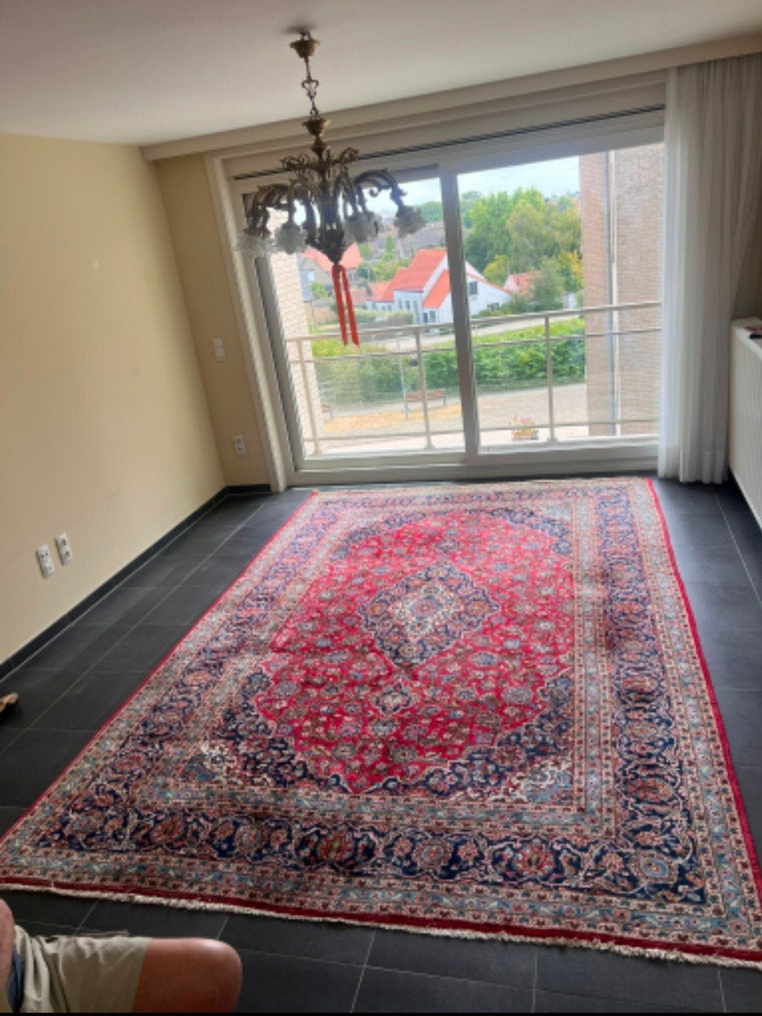 Grand tapis aux accents orientaux 250 x 355, Maison & Meubles, Ameublement | Tapis & Moquettes, Enlèvement