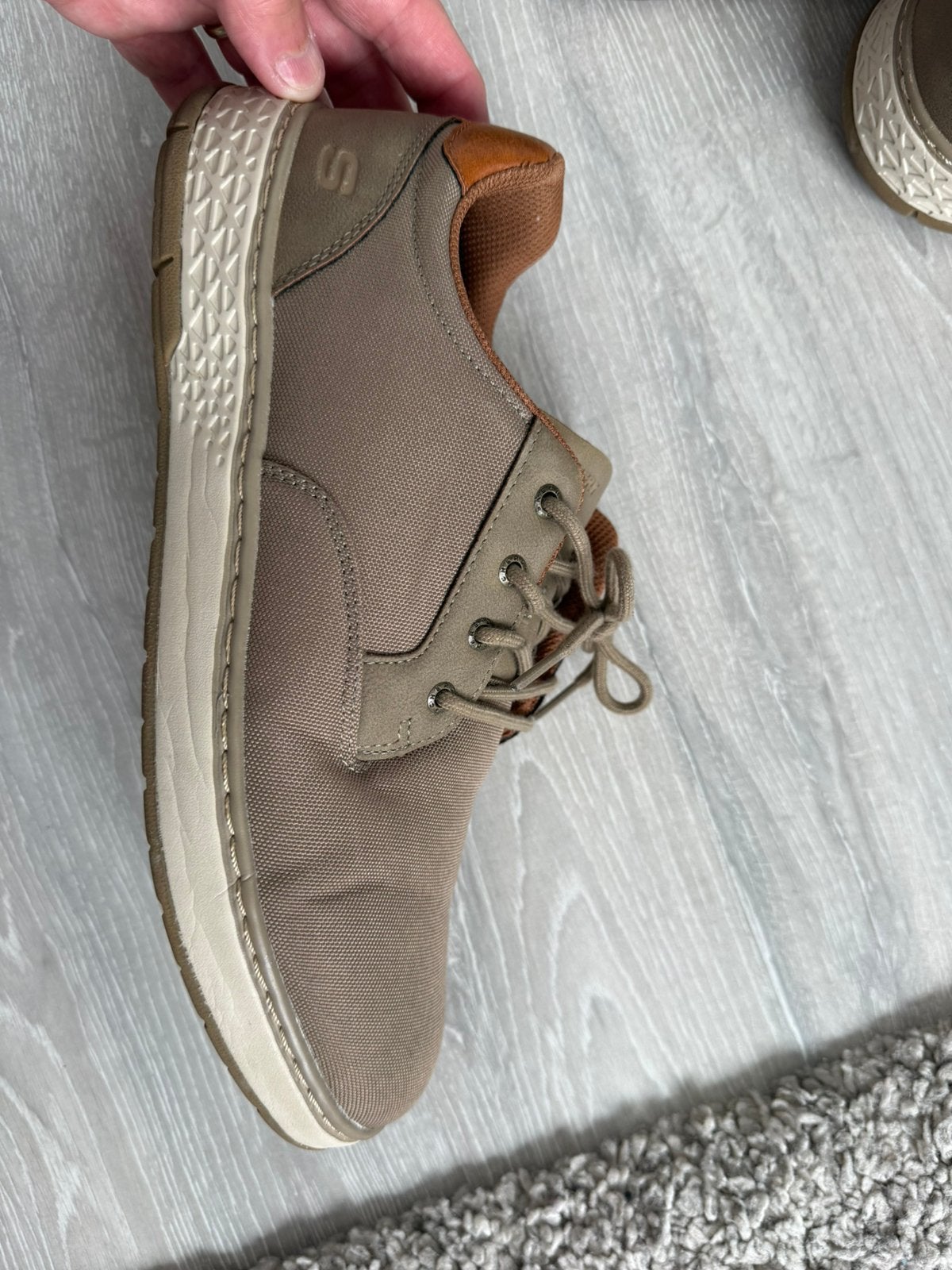 SKECHERS 43 Relaxed Khaki, Vêtements | Hommes, Chaussures, Chaussures à lacets, Brun, Enlèvement, Porté