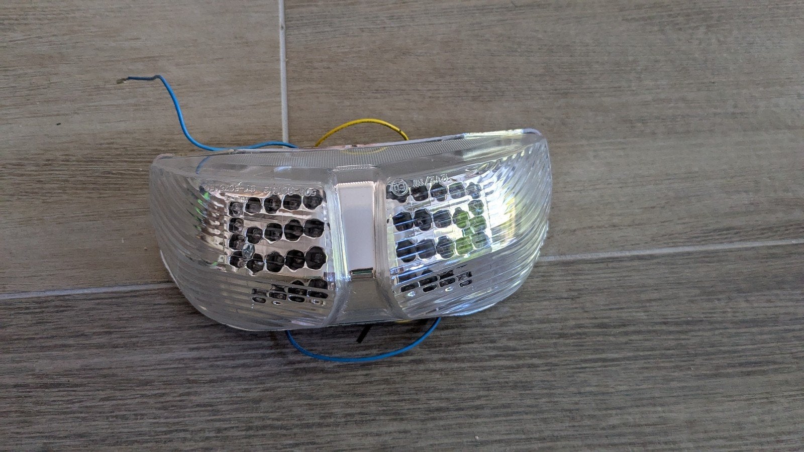 Fz8 rear light, Verzenden
