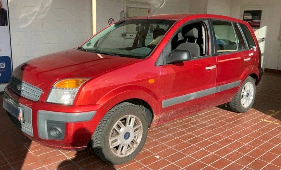 Ford fusion benzine GEKEURD VOOR VERKOOP, Auto's, Voorwielaandrijving, 1596 cc, Stof, Bedrijf