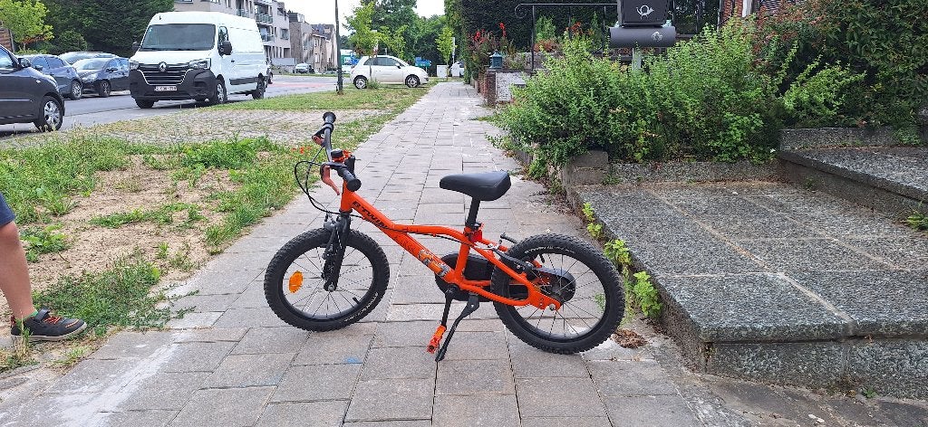 Vélo B-Twin, Enlèvement, Utilisé, Frein à disque, Moins de 16 pouces