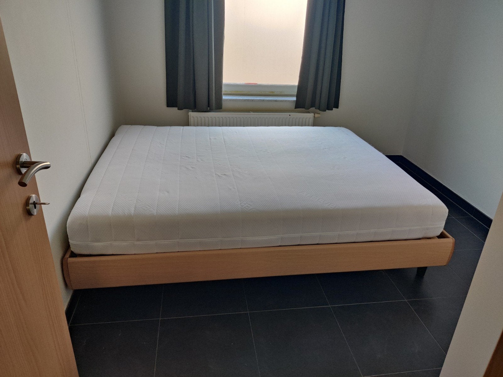 Houten bedframe met matras 160x200, Brun, Enlèvement, Utilisé, 200 cm