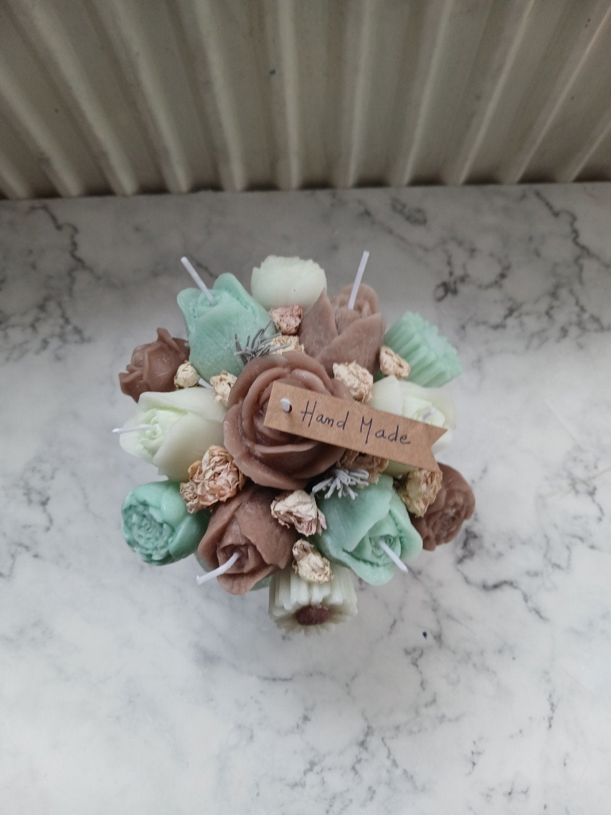 Joli bouquet parfumé, fleurs en bougie / fondants a la pomme, Enlèvement ou Envoi, Bougie