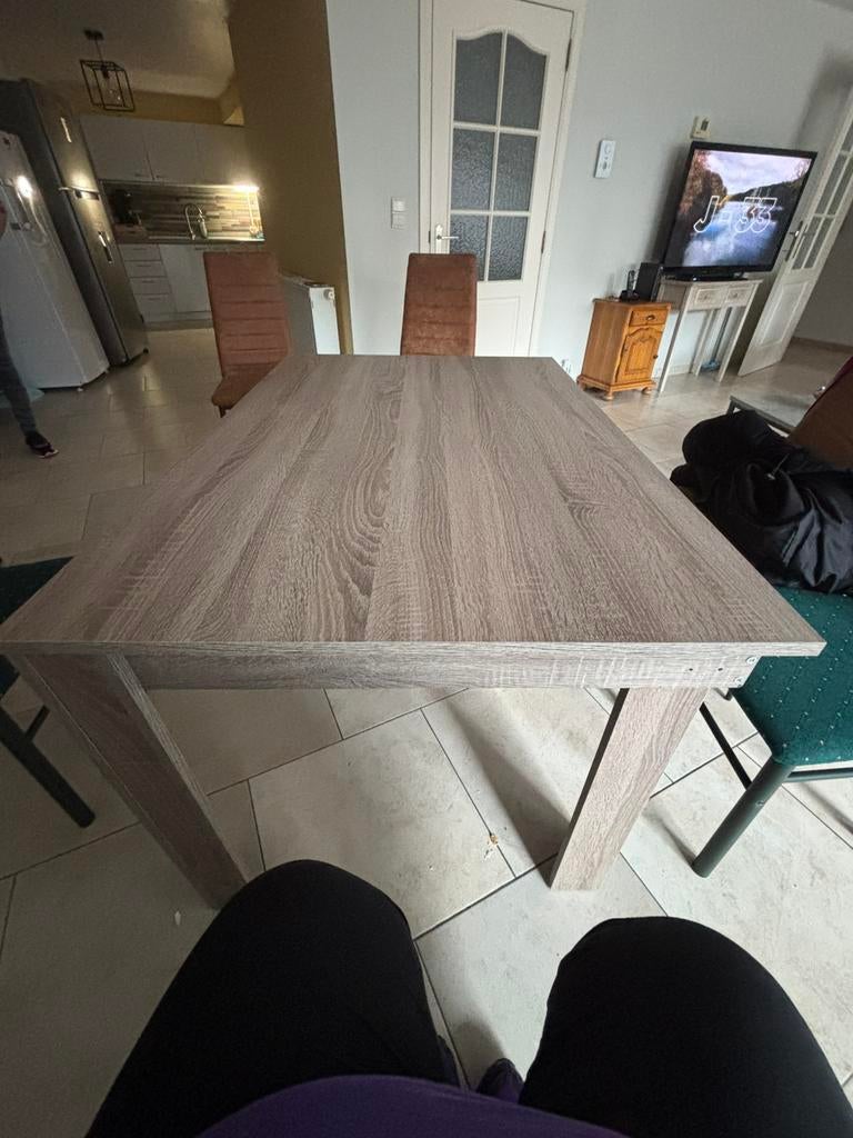 Table de cuisine et ses 4 cgaisse, Enlèvement
