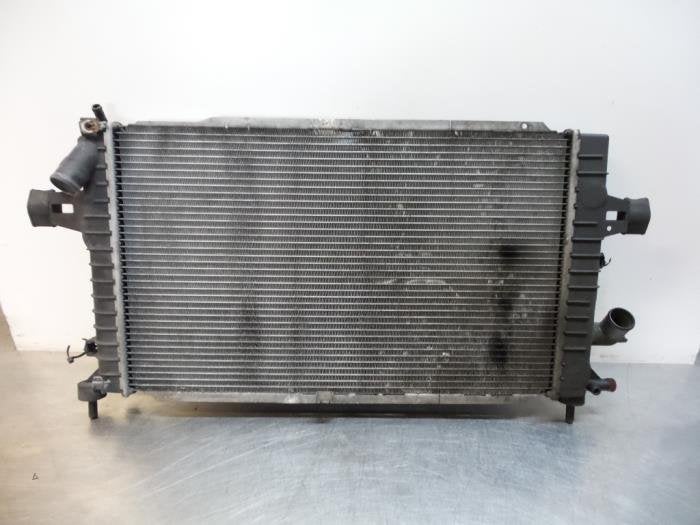 Radiateur van een Opel Astra (Astra H 04-), Auto-onderdelen, Gebruikt, -, -, Opel