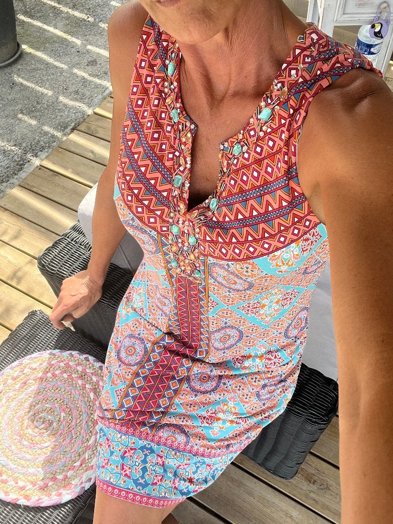 Sublieme gevoerde jurk. Prachtige halslijn met parels., Kleding | Dames, Jurken, K-design, Meerkleurig, Ophalen of Verzenden, Zo goed als nieuw