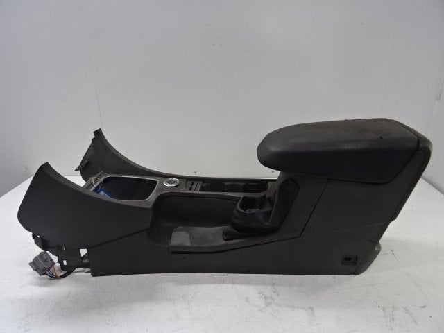 CONSOLE CENTRALE Ford Focus 2 (01-2004/09-2012), Autos : Pièces & Accessoires, Henry-Ford-Straße  1
50735  Köln, DE, Ford-Werke GmbH