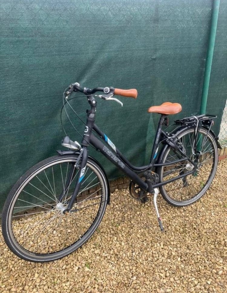 Minerva meisjes fiets, Fietsen en Brommers, Fietsen | Dames | Damesfietsen, Gebruikt, Ophalen