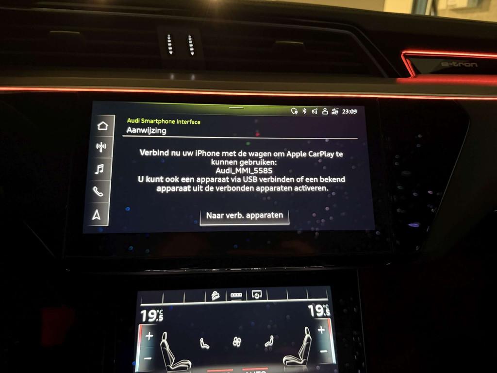 Audi Q8 e-tron QUATTRO 313PK * CAR PLAY * EXCLUSIVE STERREN, Auto's, Automaat, 230 kW, Gebruikt, Zwart